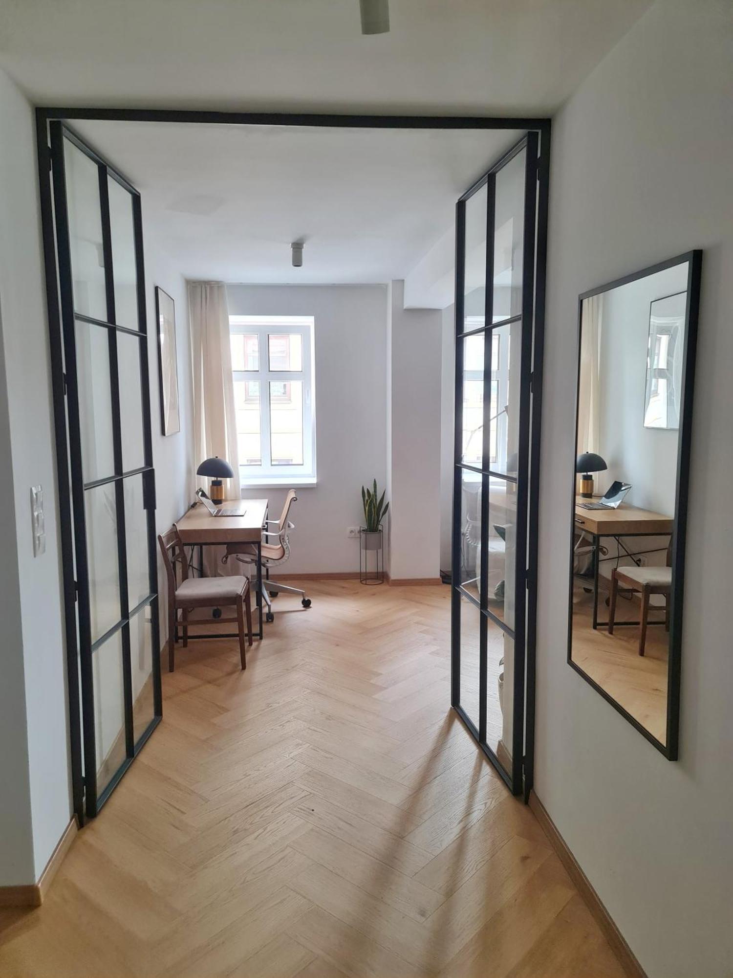 Beautiful New Apt In Old Town Near Train Station - Free Parking Pressburg Exterior foto